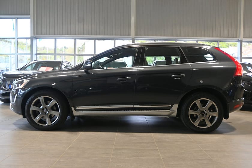 Bild 2 av Volvo XC60 D5 AWD Aut 215hk Summum BE Pro Drag Stylingpkt