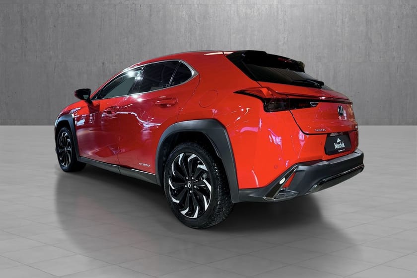 Bilde 3 av Lexus UX 250h E-Four F-sport, Hybrid, adaptive cruise