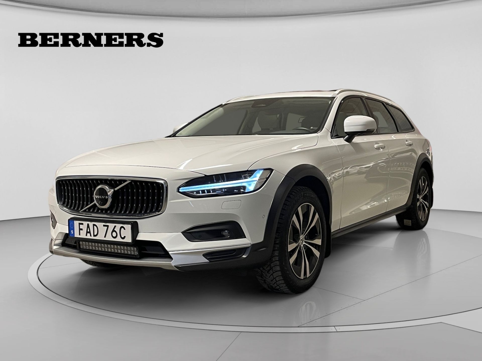 Volvo V90 Cross Country