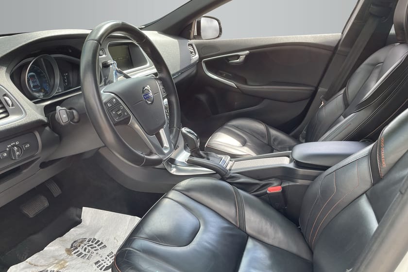 Bild 4 av Volvo V40 Cross Country D2 Ocean R BE PRO Skinn/ Panorama/ Nyservad/ Värmare/ Adaptivfarthållare/