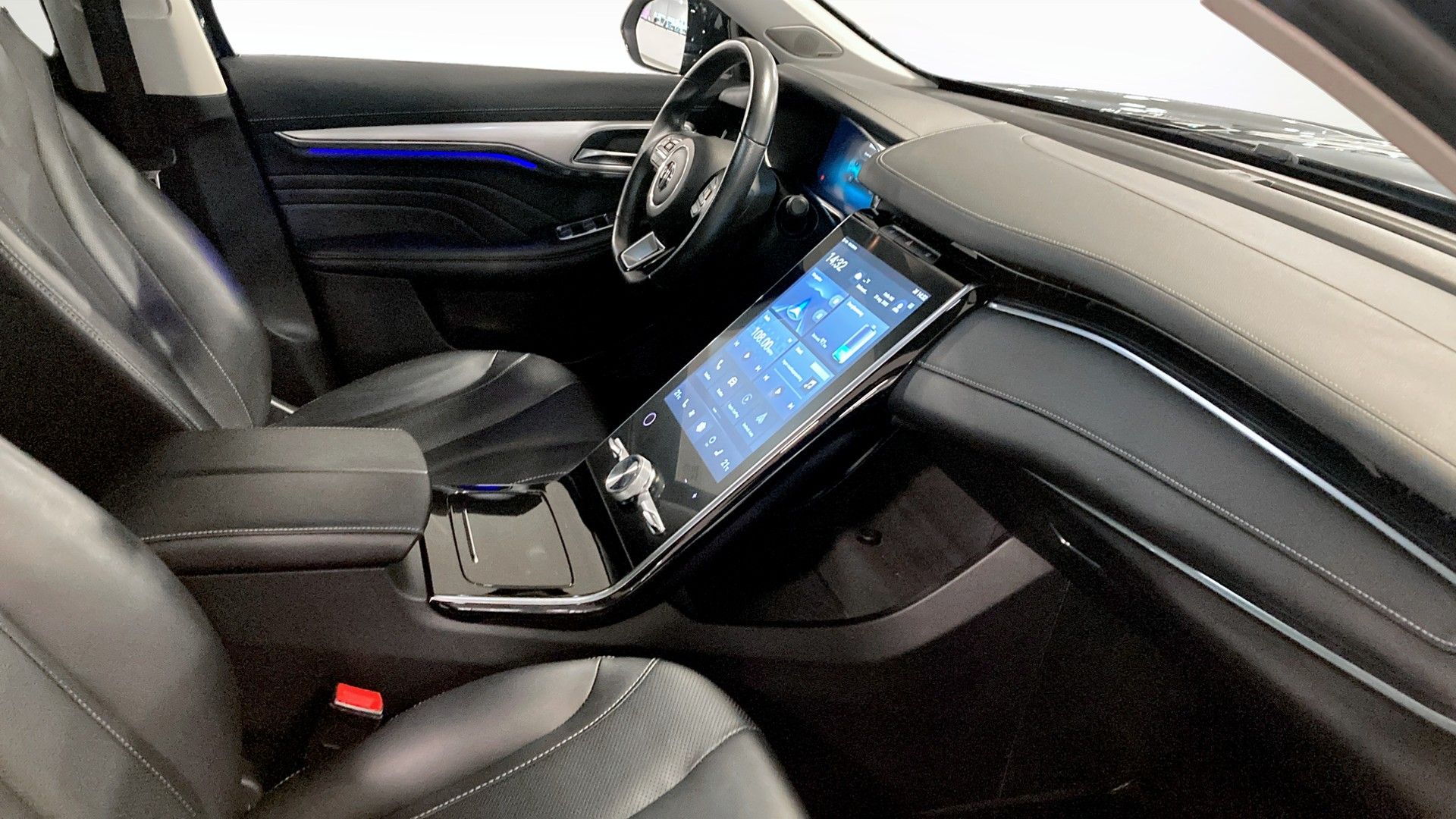 MG Marvel R PERFORMANCE PANO AWD 2022, bild 3/9