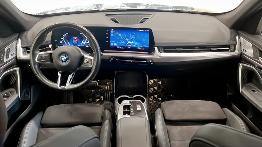 Bild 4 av BMW iX1 xDrive30 xDrive MSport Panorama Elstol med minne H/K Drag Backkamera