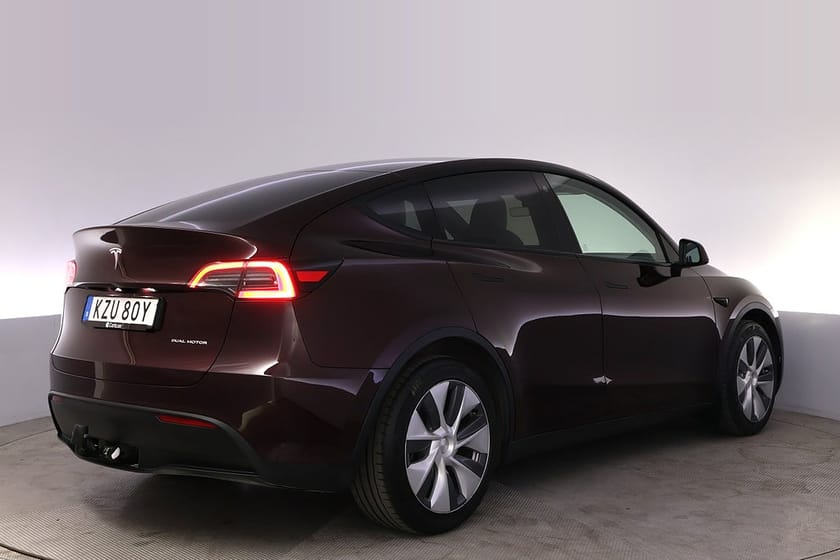 Bild 5 av Tesla Model Y Long Range AWD Autopilot Pano Drag