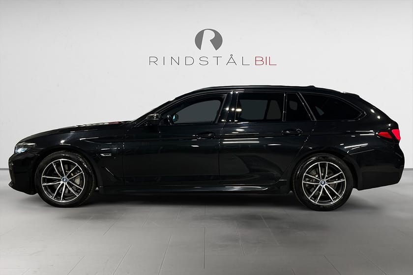 Bild 3 av BMW 530e xDrive Touring 292 HK AUT M-SPORT NAVI P-VÄRM SKINN 18"