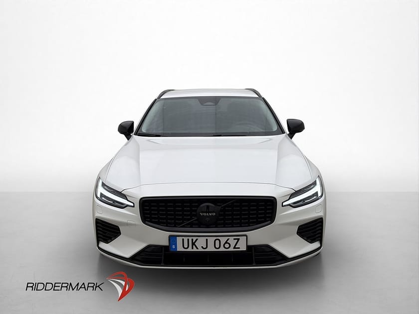 Bild 2 av Volvo V60 Plug-In Hybrid AWD Plus Dark H/K Skinn Drag Värmar