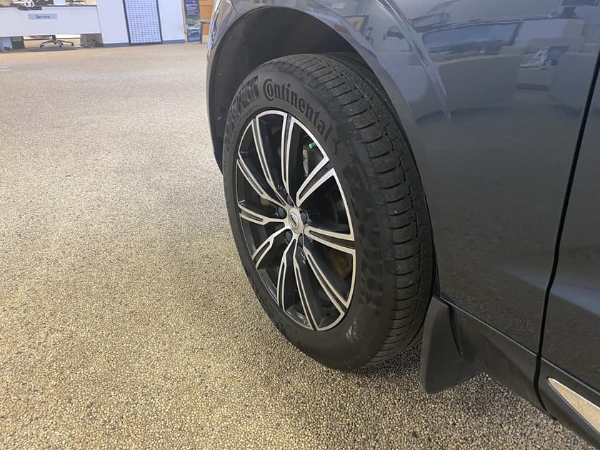 Bild 3 av Volvo XC60 B4 AWD 197hk Inscription Aut/Orrefors
