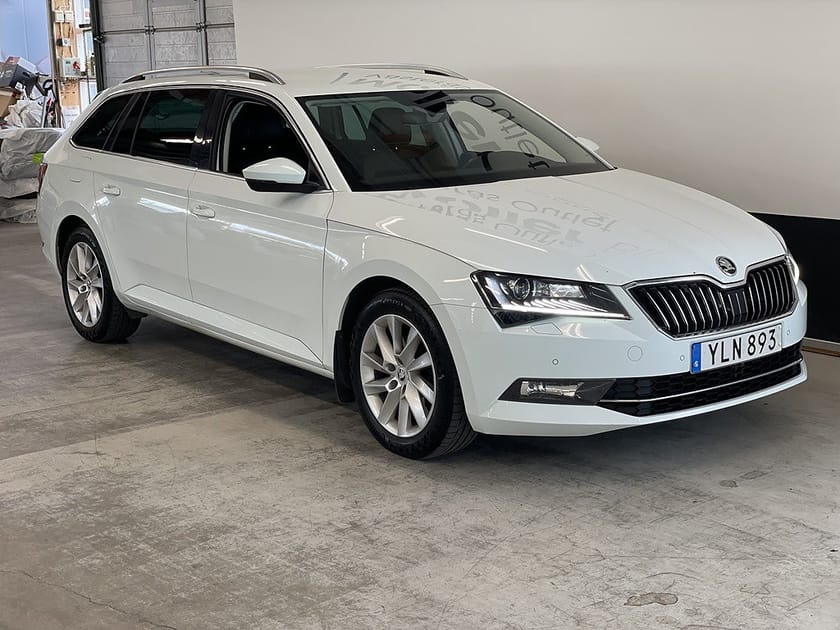 Bild 1 av Škoda Superb Kombi Skoda 2.0 TDI 4X4 190hk Drag Värmare Canton Ljudsystem