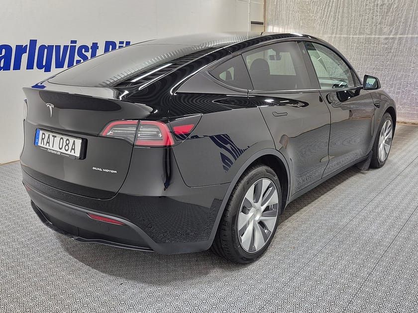 Bild 4 av Tesla Model Y Long Range AWD 514HK 4x4 Panorama Läder