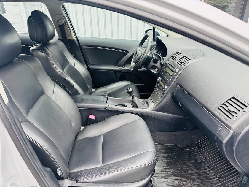 Bild 5 av Toyota Avensis Kombi