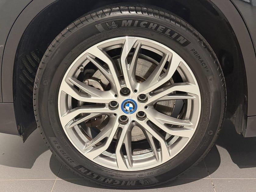 Bild 5 av BMW X1 xDrive25e SportLine Head-Up Drag LM Sportstolar