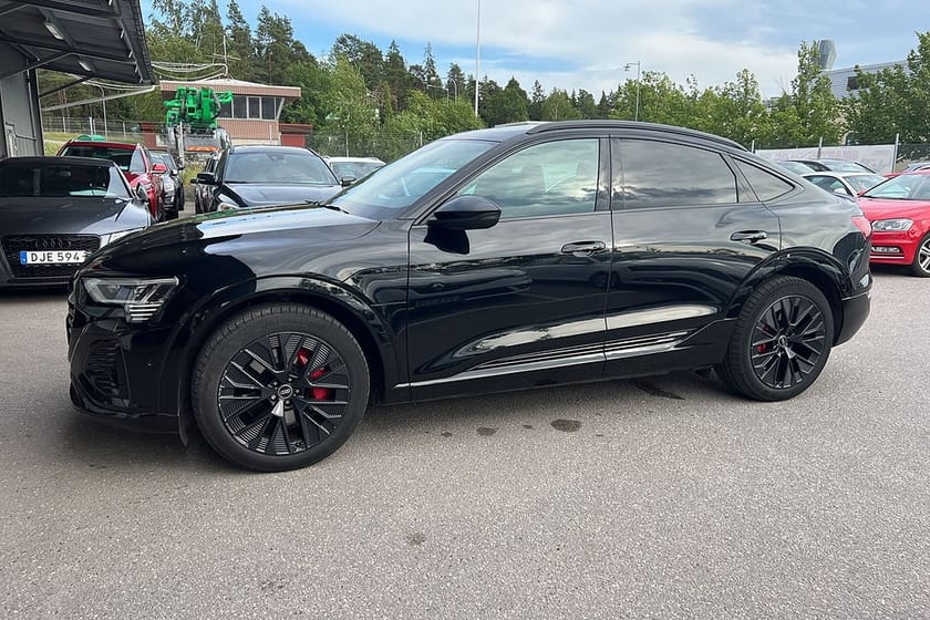 Bild 2 av Audi Q8 Sportback 55 e-tron quattro S Line MOMS 1 Ägare