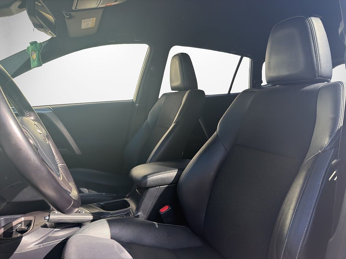 Toyota RAV4 Hybrid, bild 9 av 17