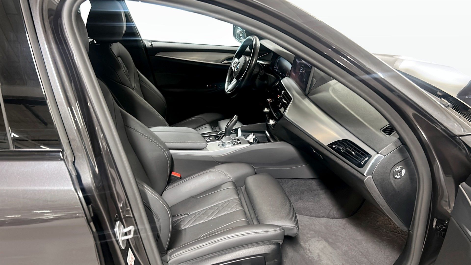 BMW 520 2021, bild 3/9