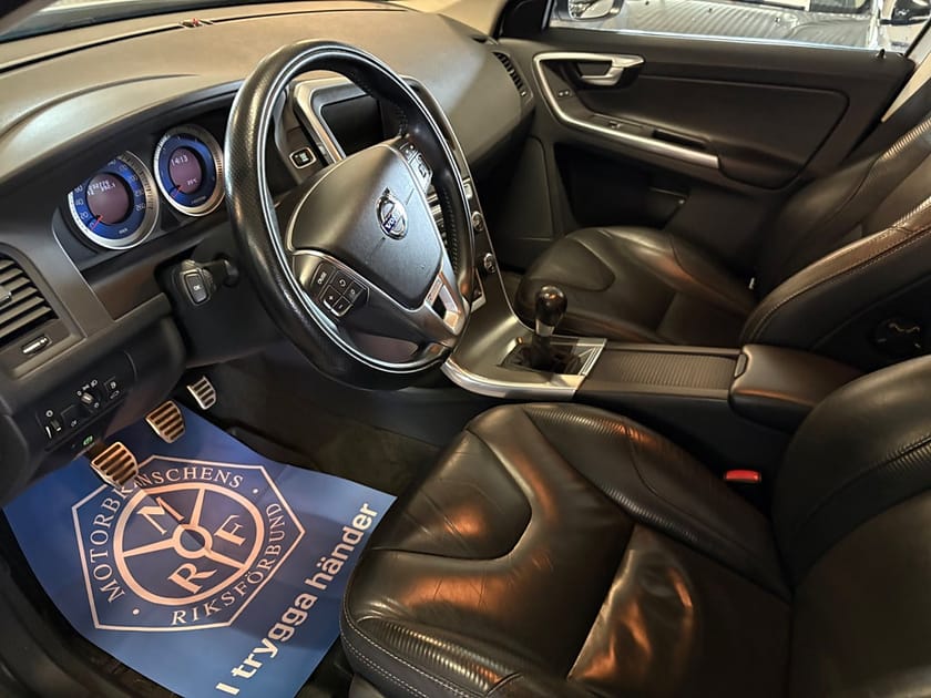 Bild 5 av Volvo XC60 D4 R-Design Panorama/Drag/GPS/Skinn/Euro 5