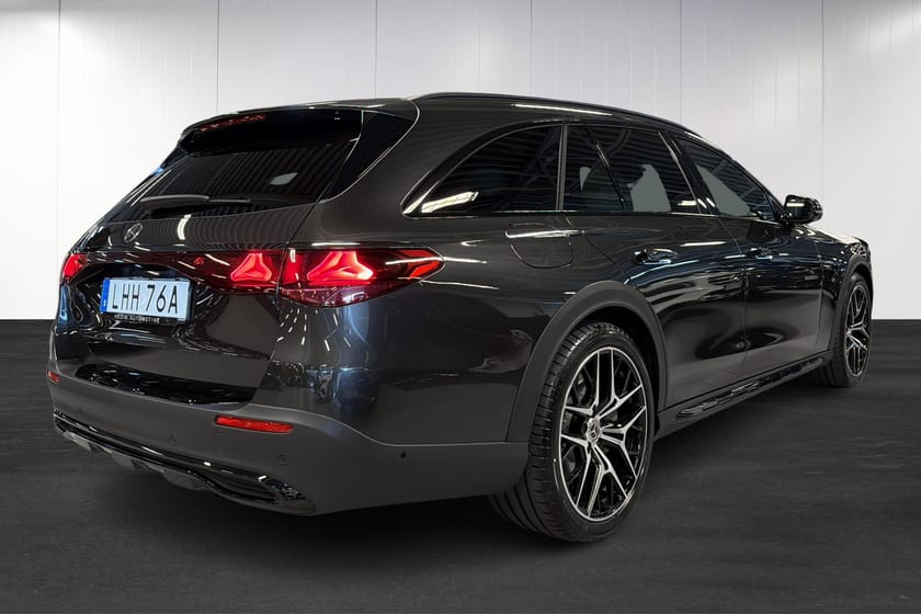 Bild 3 av Mercedes-Benz E 300 de 4MATIC All-Terrain 4M | Avantgarde | 360 | Pano| Nightpaket | Drag