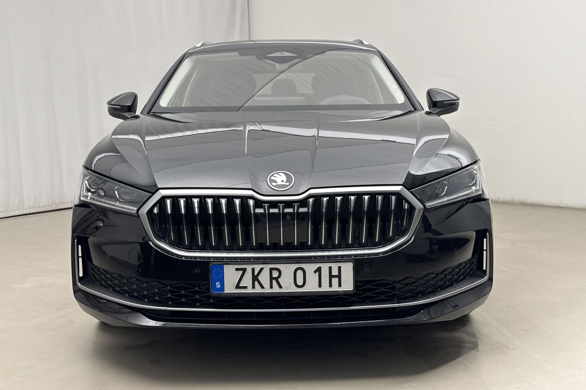 Skoda Superb iV 1.5 TSI PHEV 2025, bild 5/10