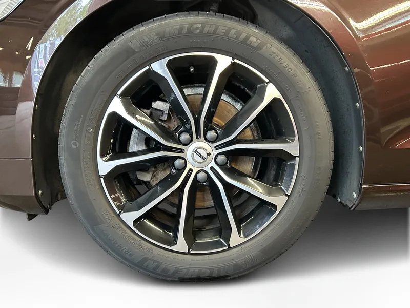 Bild 15 av 15 – Volvo V60 B4 Bensin Momentum Advanced Edition