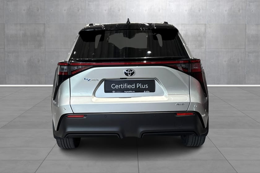 Bilde 4 av Toyota bZ4X AWD Execuitve Bitone, glasstak, skinn, kamera, navi