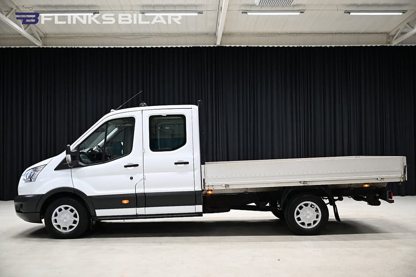 Bild 2 av Ford Transit 350 Chassi Dubbelhytt 170HK Dubbelhytt|7-Sits|Flak|EnÄgare|NyKamrem|Moms
