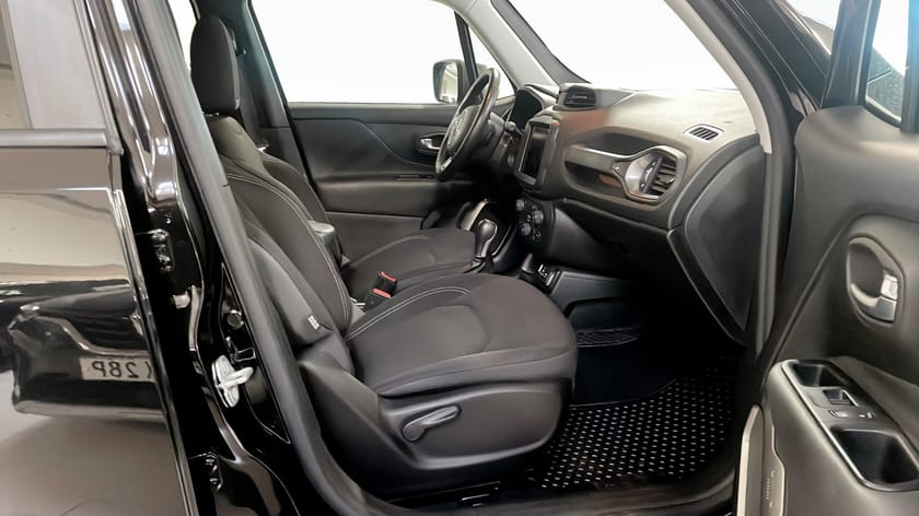 Bild 3 av Jeep Renegade 1.3 T-GDi 150Hk/ Adaptiv Farthållare / CarPlay /