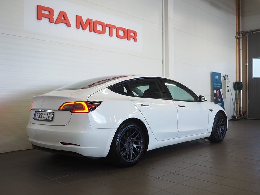 Bild 5 av Tesla Model 3 Standard Range RWD 283hk Pano Navi Läder Moms
