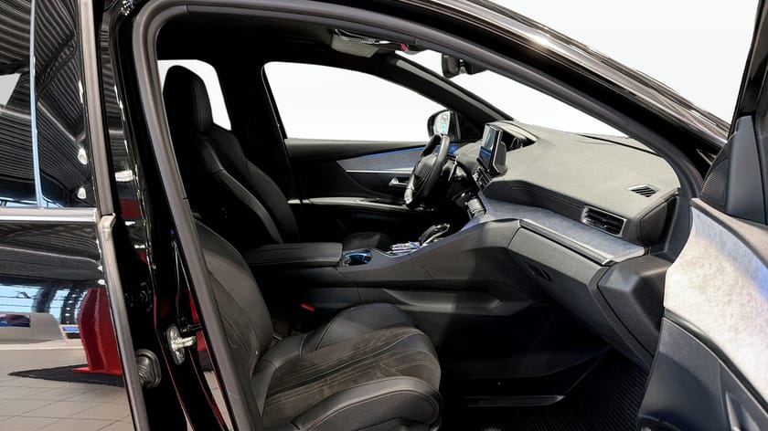 Bild 3 av Peugeot 3008 GT 1.2 PureTech 130 AUT / CARPLAY