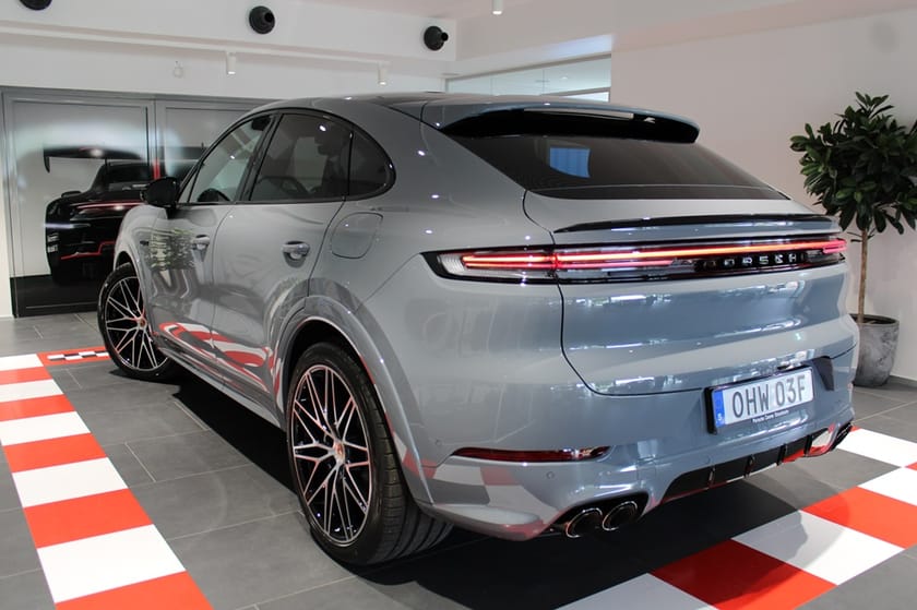 Bild 2 av Porsche Cayenne E-Hybrid Coupé BLACK EDITI