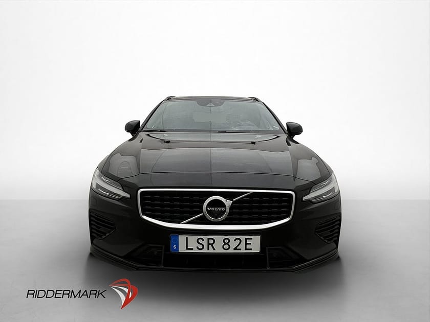 Bild 2 av Volvo V60 T8 AWD R-Design Pano H/K 360° Nav Drag Värmare HuD