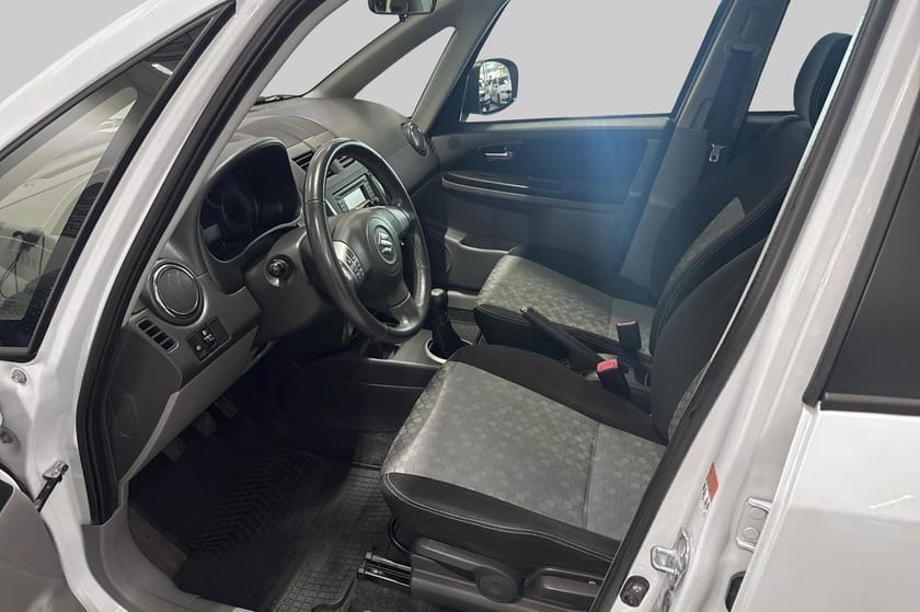 Bilde 5 av Suzuki SX4 Hengerfeste - 4x4 - Manuell - Stoffseter