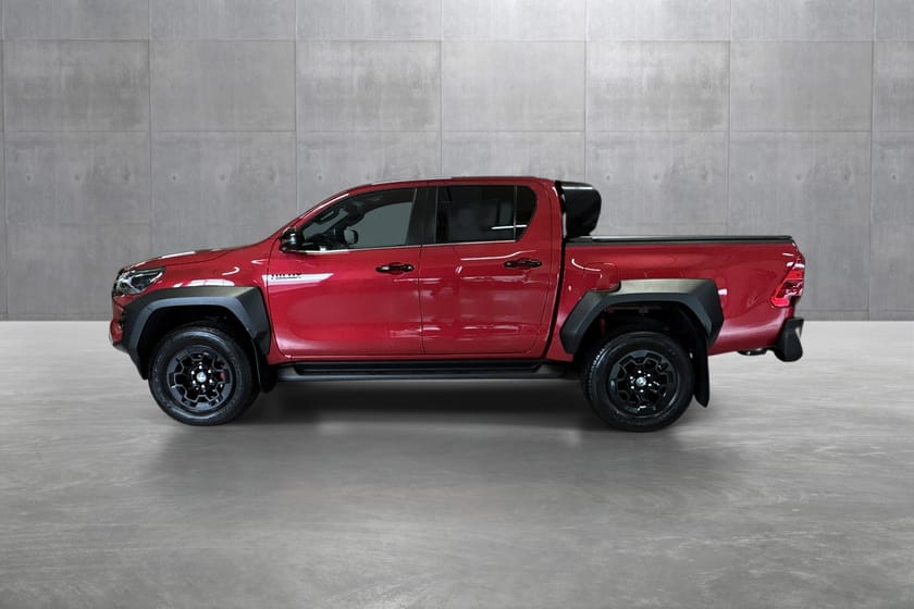 Bilde 2 av Toyota Hilux Dobbelcab D-Cab 2.8 Diesel D-4D Automat 6 gir 4x4 GR SPORT ll