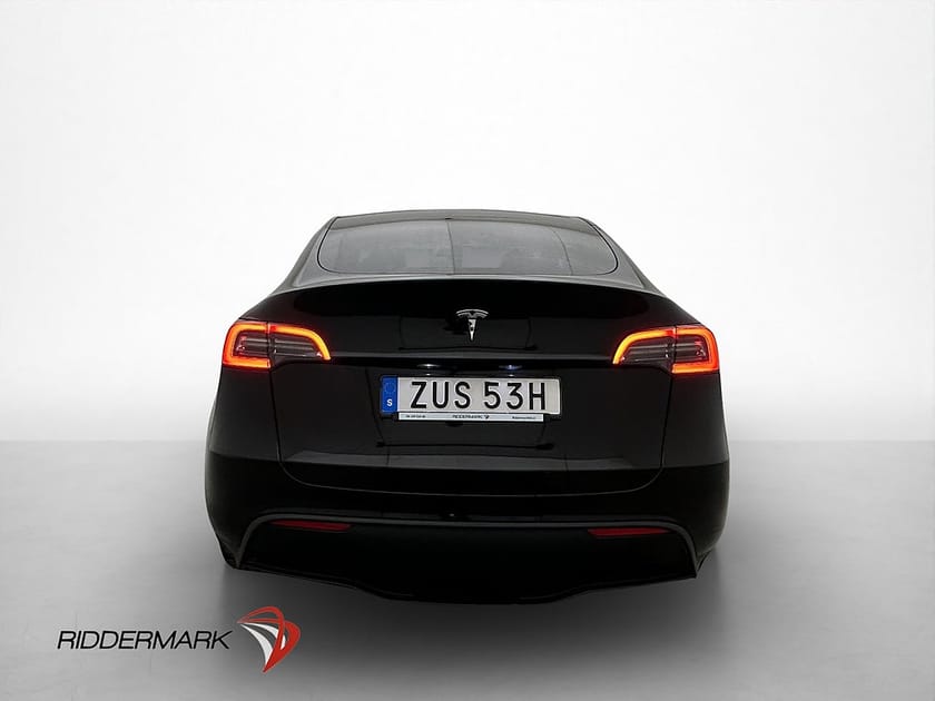 Bild 4 av Tesla Model Y Standard Range RWD Svensksåld Panorama
