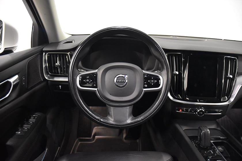 Bild 2 av Volvo V60 B4 Momentum Drag D-Värm H/K Skinn 197hk