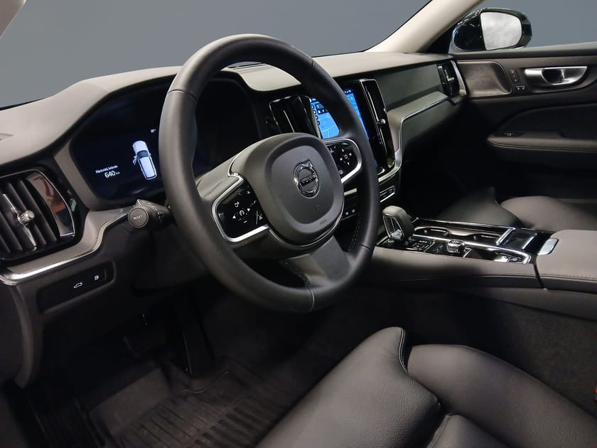 Bild 5 av Volvo V60 T6 AWD Plus Dark Nordic Edition//Harman Kardon//