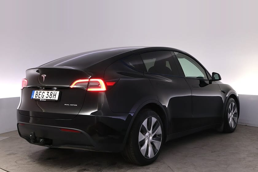 Bild 5 av Tesla Model Y Long Range AWD Autopilot Panorama Drag