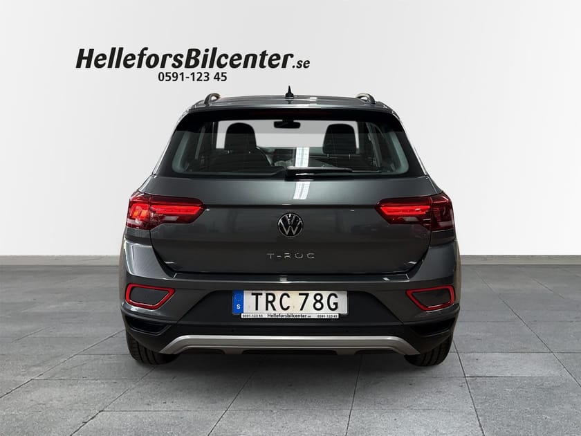Bild 4 av Volkswagen T-Roc VW 150hk AUT Motorv P-sensorer fram+bak Vinterhjul Carplay