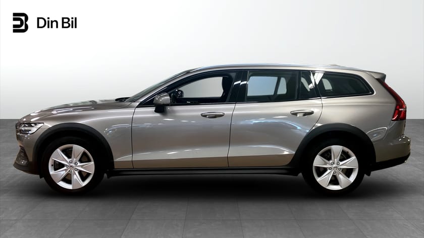 Bild 2 av Volvo V60 Cross Country D4 AWD 190hk Advance SE II/Drag/Värmare/S+V-hjul