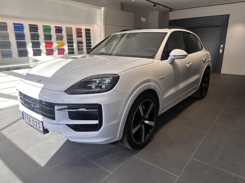 Bild 1 av Porsche Cayenne E-Hybrid TipTronic