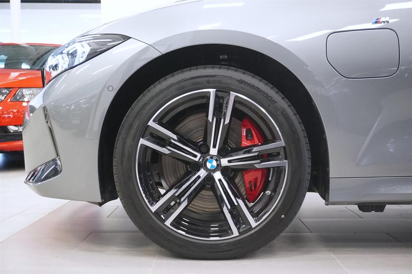 Bild 2 av BMW 330e xDrive Touring M Sport Pro Business Ed Drag HiFi DA Pro