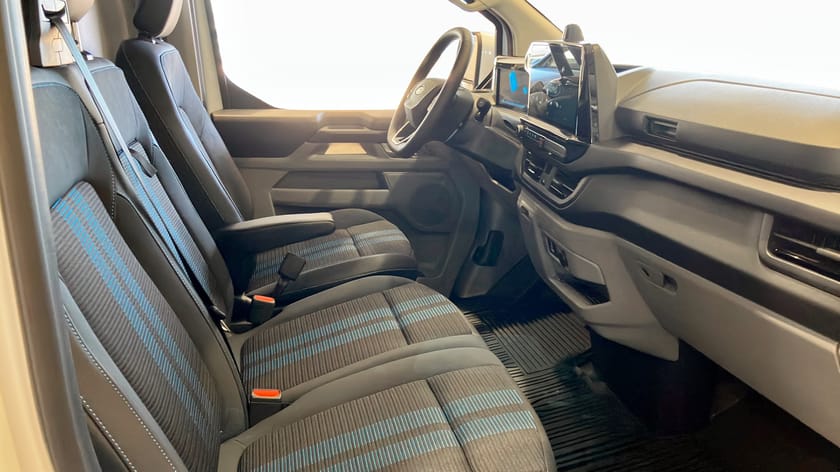 Bild 3 av Ford E-Transit Custom 340 AWD SPORT SKÅP 340L 218 A | Demo |