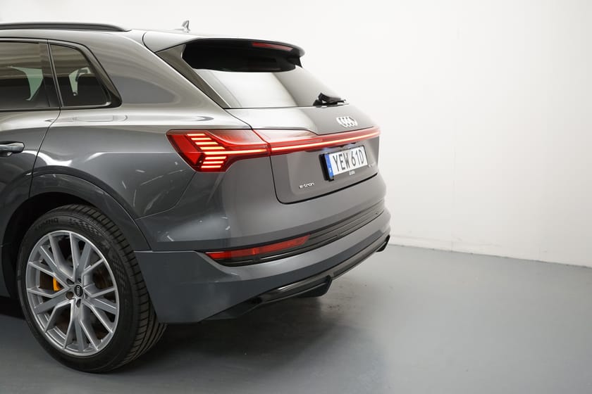 Bild 3 av Audi e-tron 55 quattro S line – Taklucka | Navigation