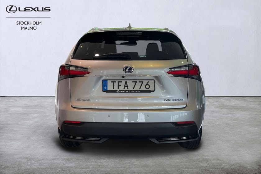Bild 4 av Lexus NX 300h AWD Soltak HUD Nav Elstolar Keyless