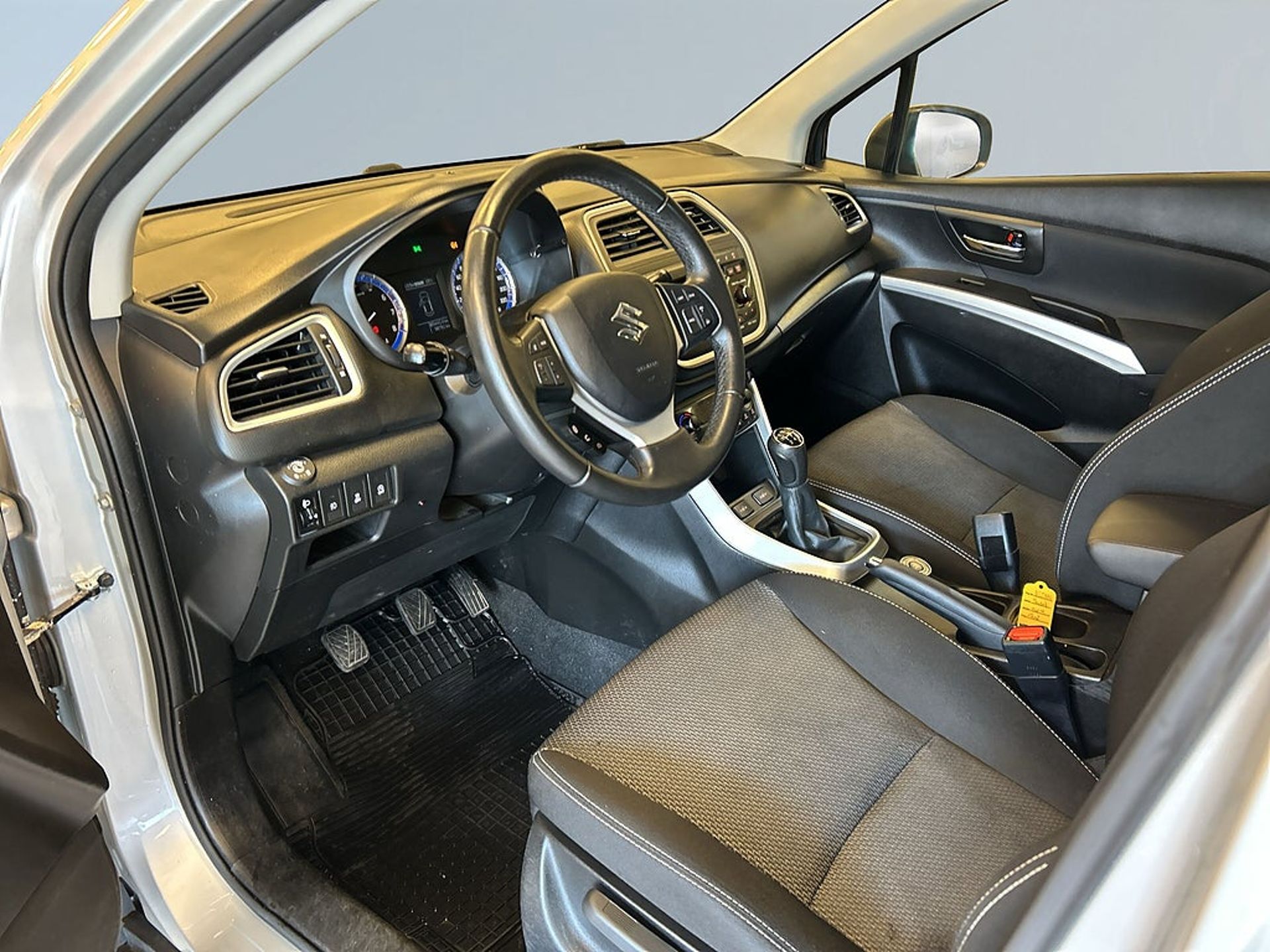 Suzuki S-Cross 2016, bild 7/18