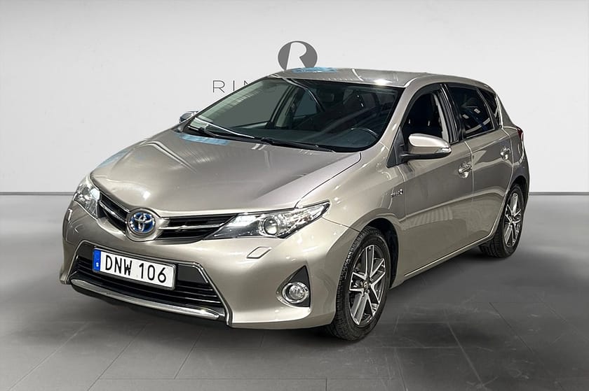 Bild 1 av Toyota Auris Hybrid e-CVT 136 HK AUT EDITION 50 B-KAMERA 360KR/ÅR 16"