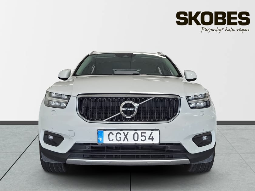 Bild 2 av Volvo XC40 B4 FWD Bensin Momentum Advanced SE