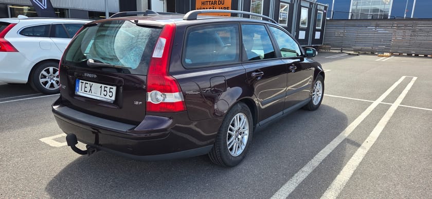Bild 2 av Volvo V50 1,8F Flexifuel Kinetic  (Säljes som repobjekt utan garanti)