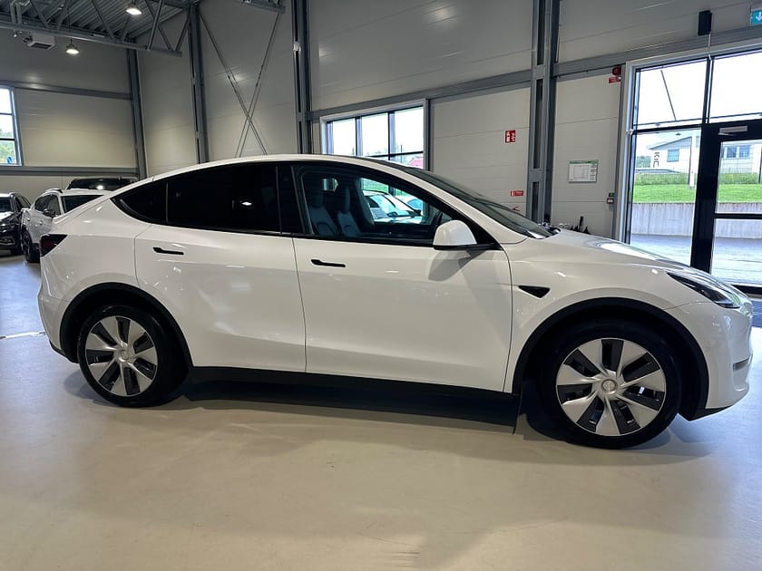 Bild 3 av Tesla Model Y Long Range AWD Drag 514hk