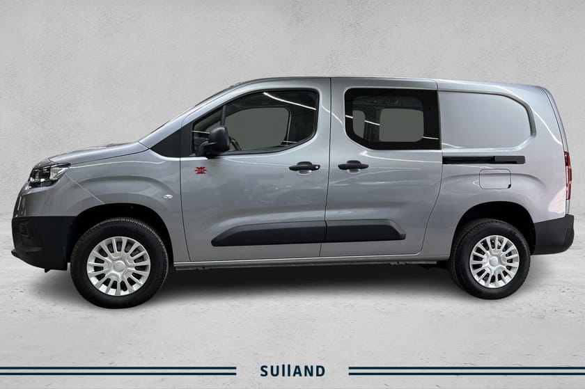 Bilde 2 av Toyota ProAce City 1,5 D 130hk 4X4, Krok, Skyvedører begge sider, LAV KM!