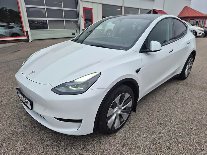 Bild 1 av Tesla Model Y Standard Range RWD