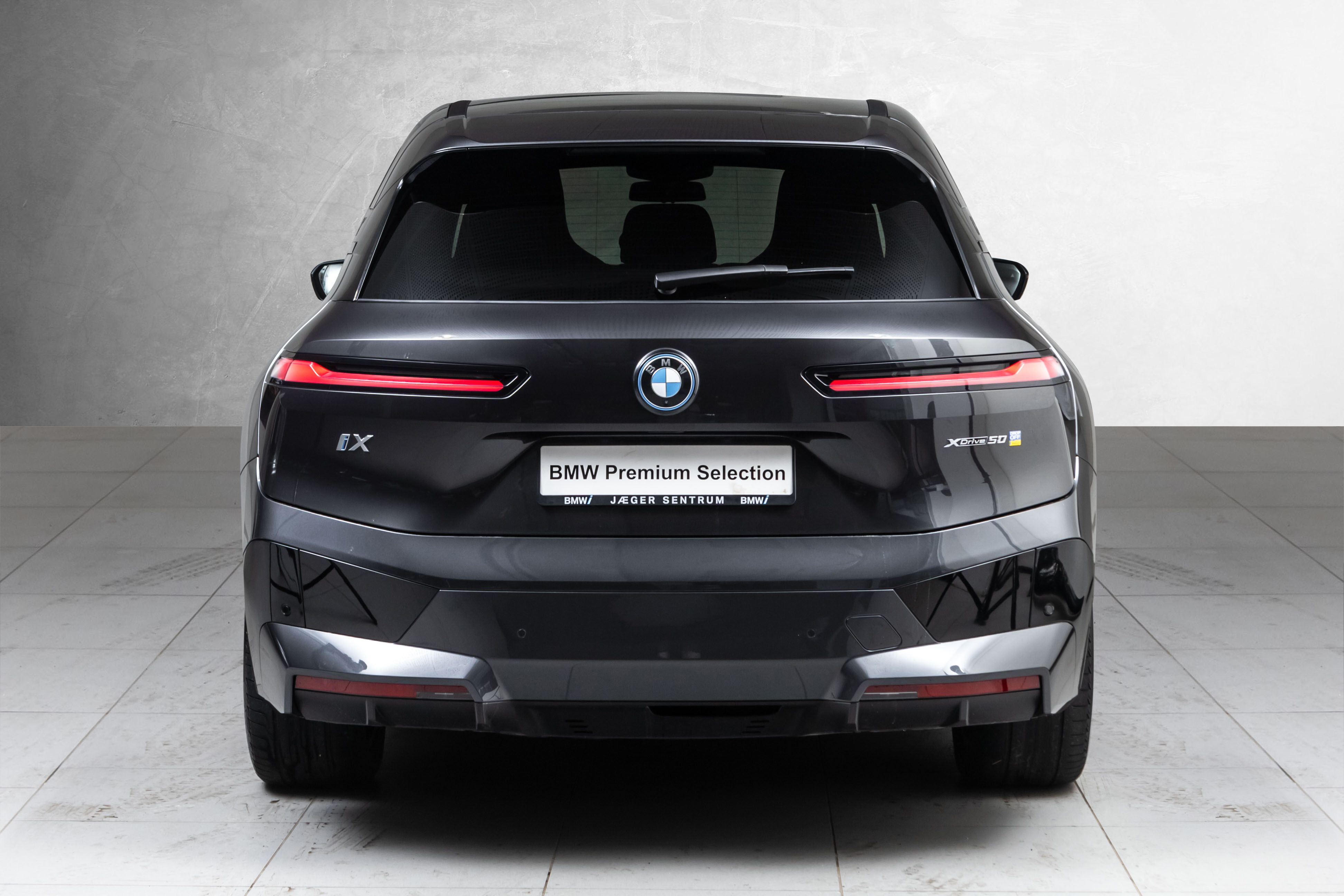 BMW iX xDrive50, 524hp, 2024