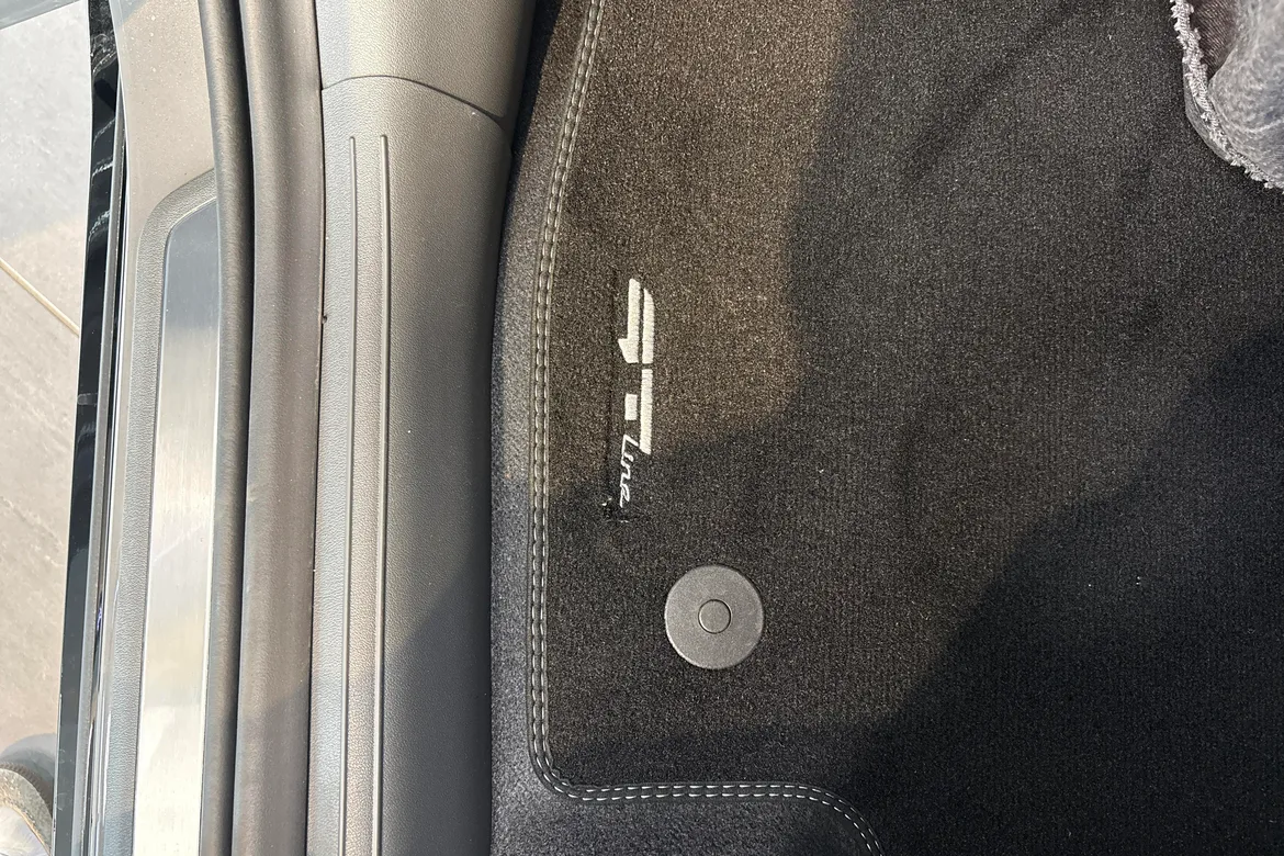 picture of a car
